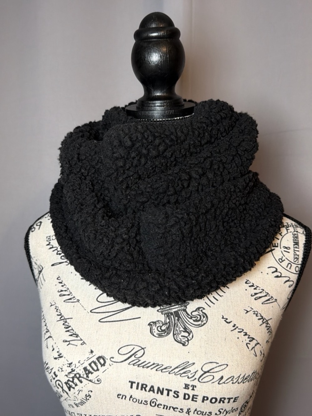 Cozy Black Sherpa Infinity Scarf - Unbranded